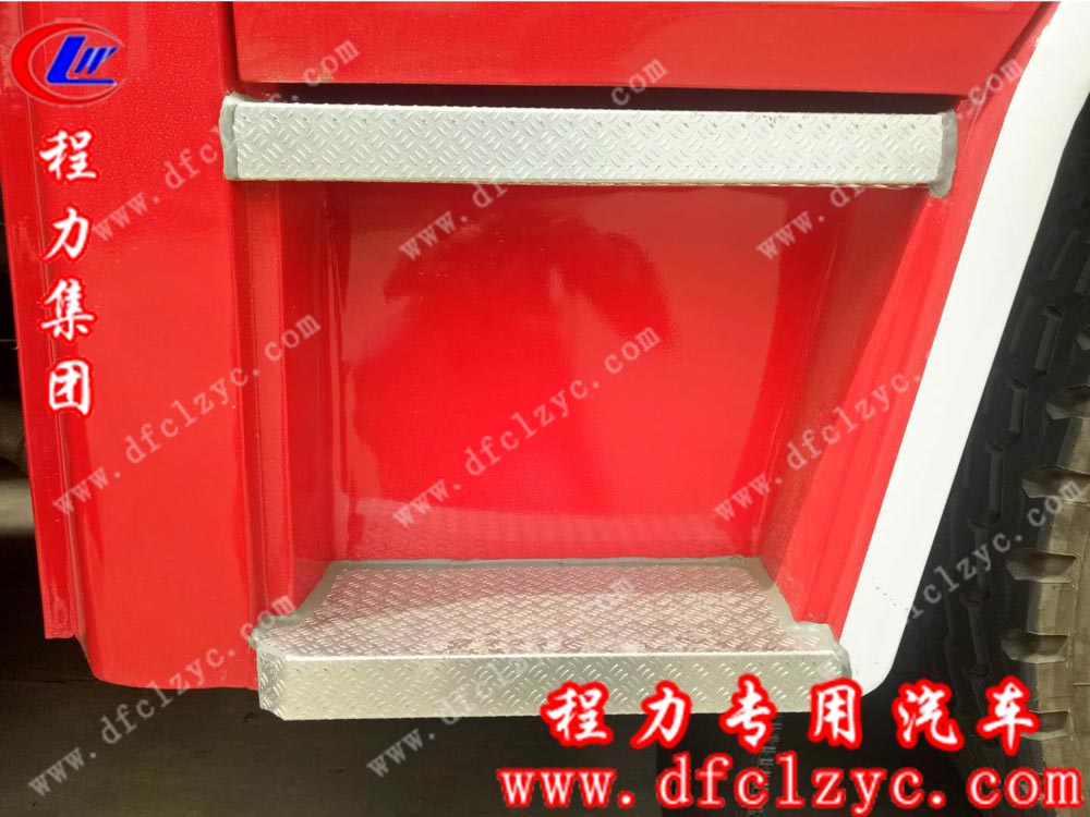 東風(fēng)天錦水罐消防車(chē)（國(guó)五）外觀細(xì)節(jié)圖