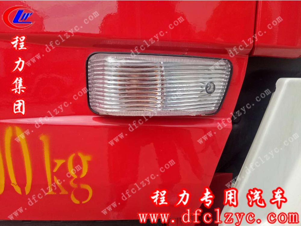 東風(fēng)天錦水罐消防車(chē)（國(guó)五）外觀細(xì)節(jié)圖