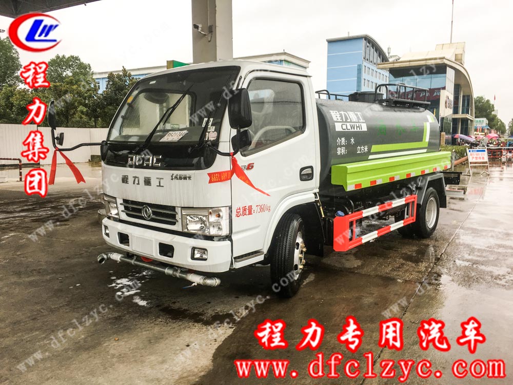向總在湖北程力集團訂購的東風(fēng)小多利卡灑水車