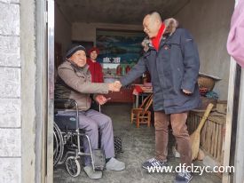 情系扶貧，湖北程力馬旭東馬主管帶領員工春節(jié)慰問送溫暖