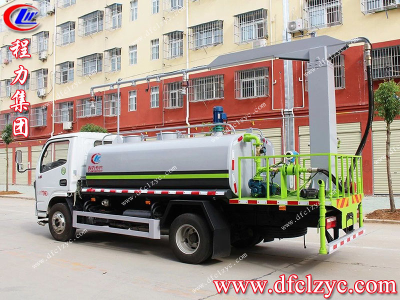 程力集團車輛通過消毒車 程力集團車輛通過消毒車